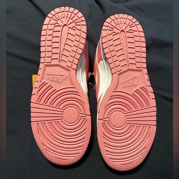 Nike Pink and White Dunk Low Next Nature - Picture 6 of 7